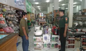 Serda Tito sambangi usaha UMKM toko perabotan rumah tangga milik Bapak Dahlan di Jalan Yos Sudarso RT 02/01 Kelurahan Danukusuman, Kecamatan Serengan, Kota Surakarta, pada Sabtu (8/4/2023)