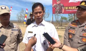 Kasi Pemerintahan Kecamatan Matan Hilir Selatan, Tengku Nurmarudi, di Desa Harapan Baru, Kecamatan Matan Hilir Selatan, Kabupaten Ketapang, Minggu (21/5/2023)