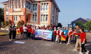 Danramil 15/Gemolong Kodim 0725/Sragen Kapten Inf Hartadi beserta 3 Anggota Menghadiri Kegiatan Gerakan Pengendalian Penyakit Prioritas (Kardiovaskuler DM TB) Serta Kebugaran Jasmani di Halaman Kantor Kecamatan Gemolong, Kabupaten Sragen, Jumat (23/6/2023).