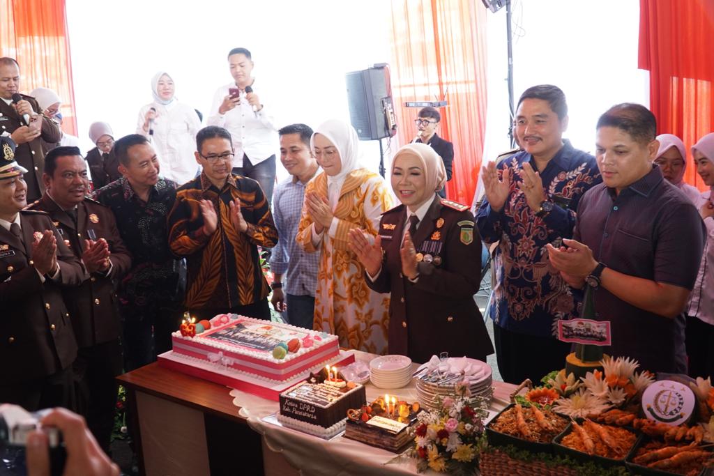 Dandim 0619/Purwakarta Letkol Arm Andi Achmad Afandi, S. Sos, M.Si, hadiri acara Syukuran Hari Bhakti Adhyaksa (HBA) ke-63 tahun 2023, yang digelar Kejaksaan Negeri Kabupaten Purwakarta, bertempat di Jl. Siliwangi No 25 Kelurahan Nagri Kidul, Kecamatan Purwakarta, Kabupaten Purwakarta, pada Sabtu (22/7/2023).