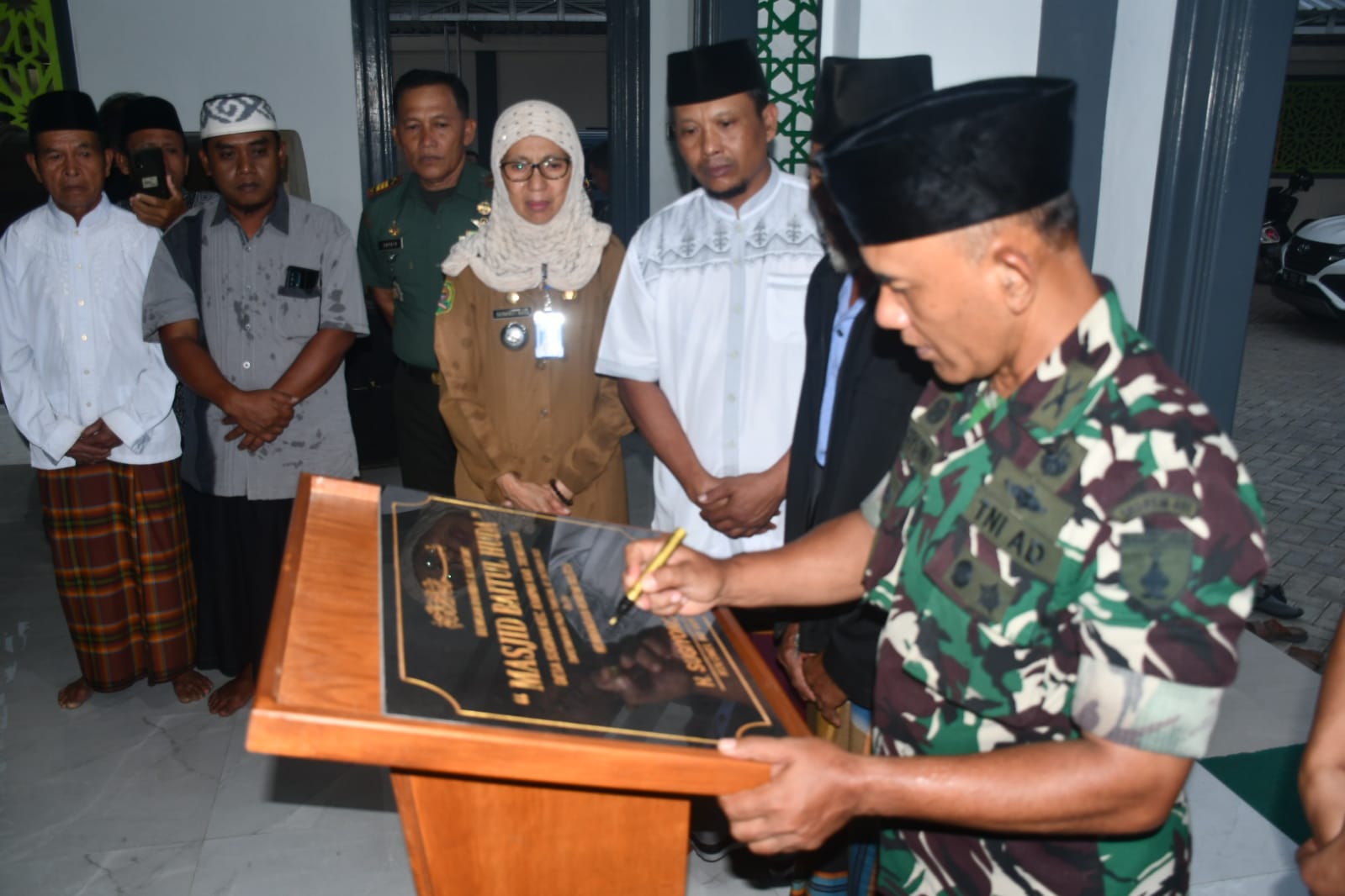 Danrem 081/DSJ Kolonel Inf H. Sugiyono meresmikan Masjid Baitul Huda di Desa Sugihan, Kecamatan Kampak, Kabupaten Trenggalek, Senin (9/10/2023)
