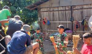 Peduli Pelestarian Budaya, Pos Nilulat Satgas Yonkav 6/NK Bantu Pembangunan Rumah Adat Masyarakat Perbatasan