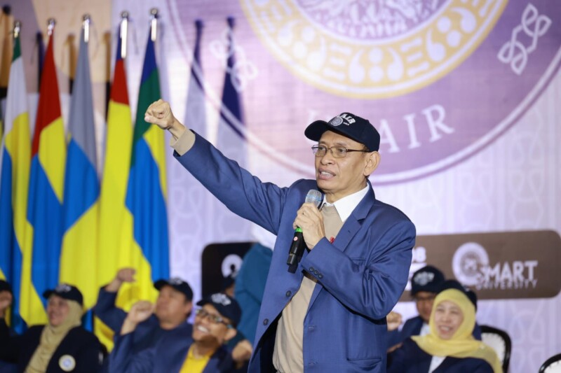 8.732 Mahasiswa Baru Unair Dikukuhkan Hari Ini, Begini Pesan Sang Rektor