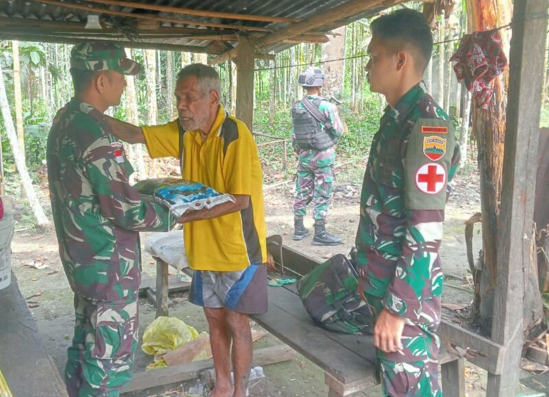 Bantu Kebutuhan Masyarakat Perbatasan, Satgas Yonif 122/TS Lakukan Hal Ini