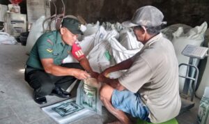 Pastikan Stok Beras Aman, Serda Supriyanto Lakukan Pengecekan di Penggilingan Padi Warga Binaan