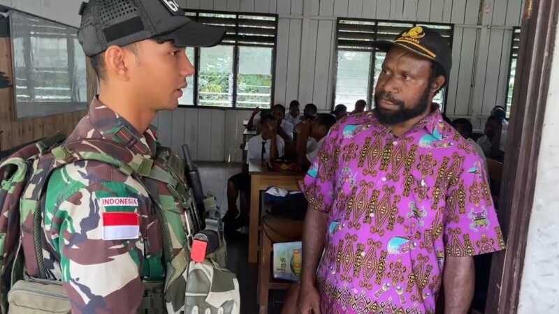 Satgas 641/Bru Beri Materi Wawasan Kebangsaan dan Dukung Implementasi Kurikulum Merdeka di SMPN Benawa