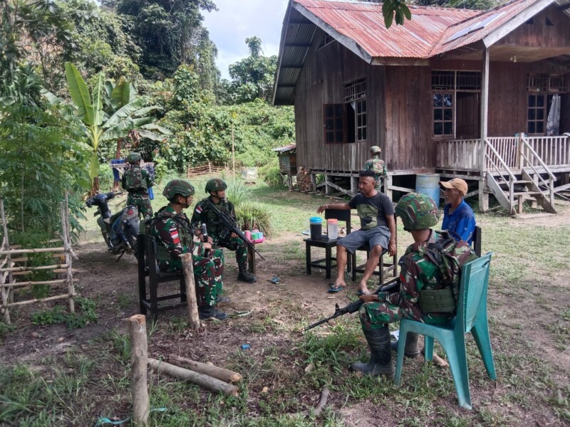 Satgas Yonif 642/KPS Kunjungi Kampung Irahima, Ada Apa?