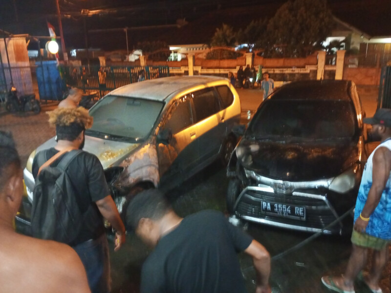 Kantornya Dilempari Bom Molotov, 2 Mobil Media Jubi Terbakar