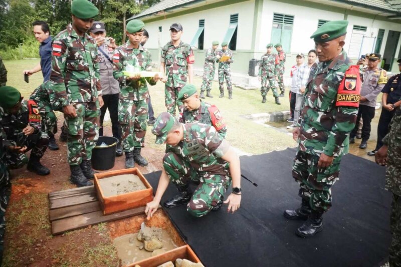Groundbreaking Pembangunan Musholla Pos Gabma, Pangdam Brawijaya: Ini Juga Simbol Persatuan!