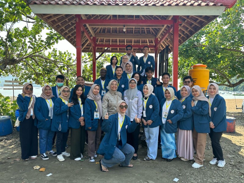 Peduli, Tim Pengmas FKM Unair Inisiasi Pos UKK dan Kepesertaan Jaminan Sosial Kampung Nelayan di Tulungagung