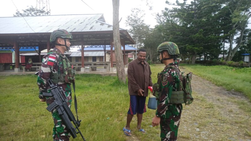 Laksanakan Anjangsana, Satgas Yonif 641/Bru Jalin Hubungan Harmonis Dengan Masyarakat Papua