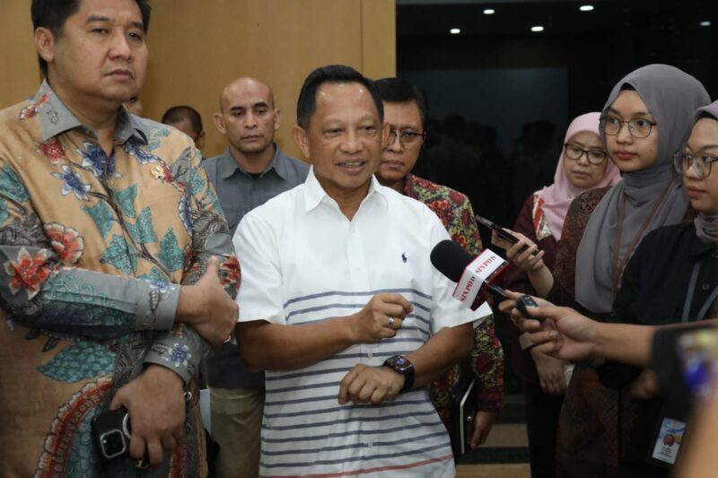 Mendagri Tito Dorong Pemda Dukung Kebijakan Pro-Rakyat: Bebaskan Retribusi bagi MBR!