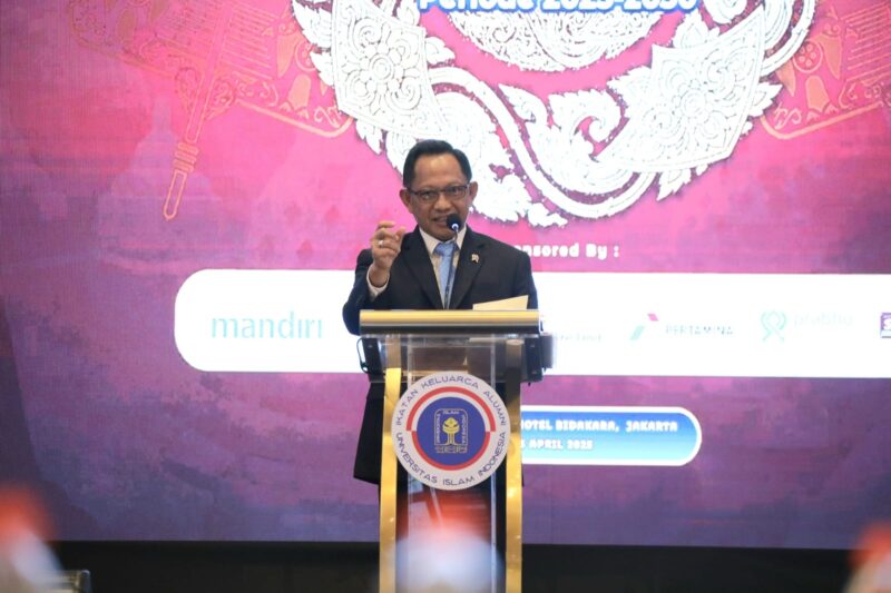 Pilkada Dan Beban Demokrasi: Ajakan Mendagri Untuk Kajian Serius dari Akademisi