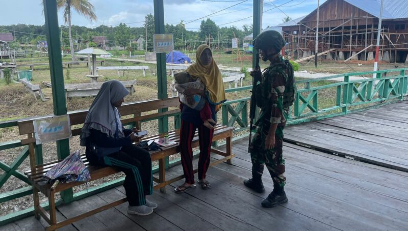 Di Tengah Bayi dan Doa Ibu, TNI Hadir Menjadi Penjaga dan Sahabat Warga