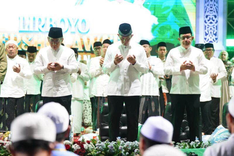 Mayjen TNI Rudy Saladin Hadiri Peringatan Hari Santri 2025 di Ponpes Lirboyo