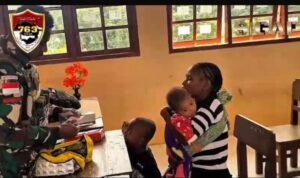 Satgas Yonif 763/SBA Gelar Layanan Kesehatan Gratis untuk Anak-Anak Pedalaman Bamusbama