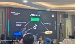 PSDM UNAIR Siapkan Emak-emak UMKM Kuasai Medan Bisnis Digital TikTok