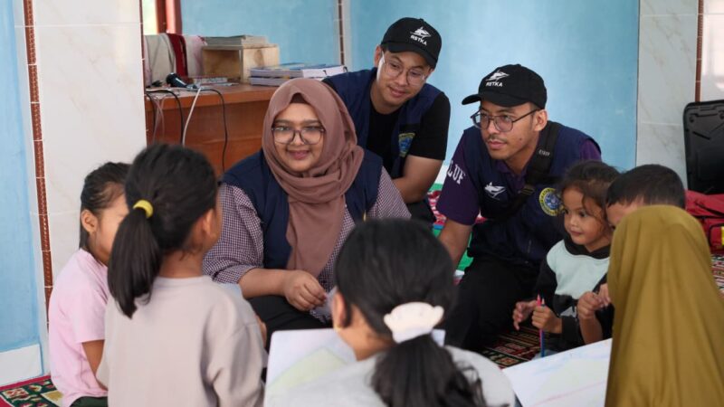 Relawan UNAIR Beri Layanan Kesehatan Jiwa bagi Penyintas Banjir dan Longsor di Sumatera