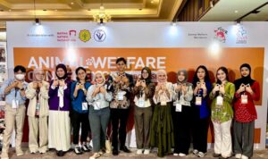 UNAIR Jadi Delegasi Tunggal di AWIIC 2025, Mahasiswi FIKKIA Soroti Praktik Topeng Monyet