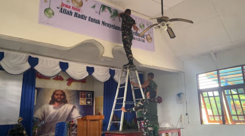 Satgas Yonif 123/Rajawali Turun Tangan Bantu Persiapan Natal di Gereja GPDI Viadolorosa Bade