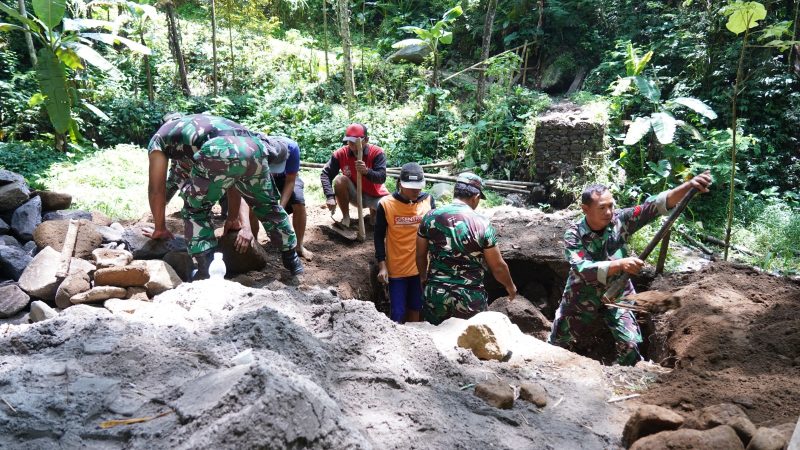 Jembatan Penghubung Dua Dusun di Blitar Mulai Dicor, Akses Warga Krisik Dipercepat Lewat Program TMMD