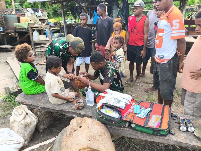 Akses Kesehatan Terbatas, Satgas Yonif 763/SBA Buka Layanan Medis Gratis di Kokoda