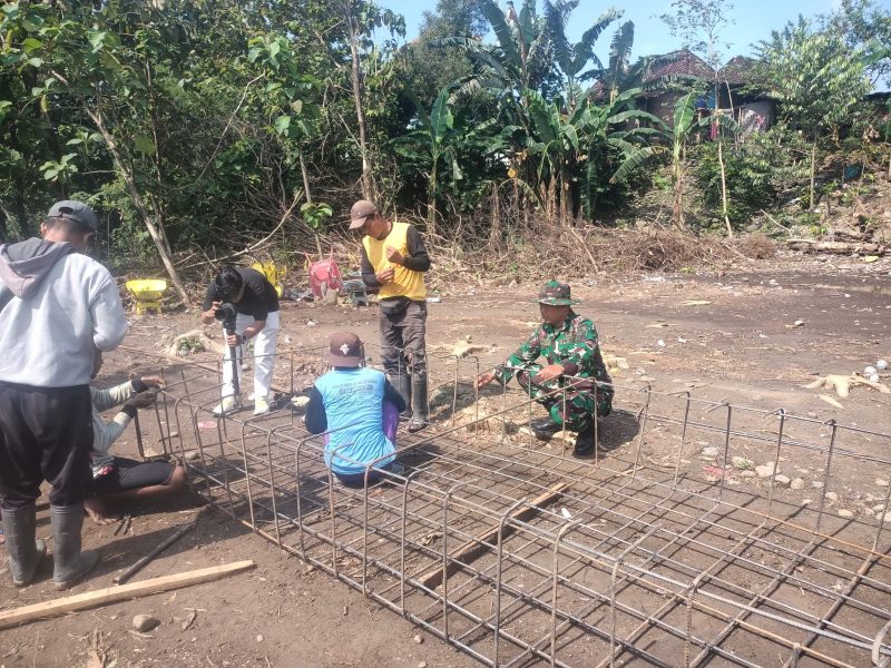 Gotong Royong Warga dan Babinsa Percepat Pembangunan Jembatan Garuda di Boyolali