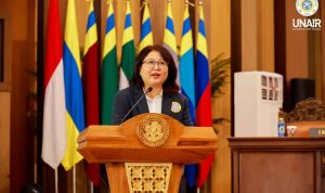 Wisuda ke-261 UNAIR, Antara Haru Perjuangan Orang Tua dan Tekad Lulusan Menjaga Integritas