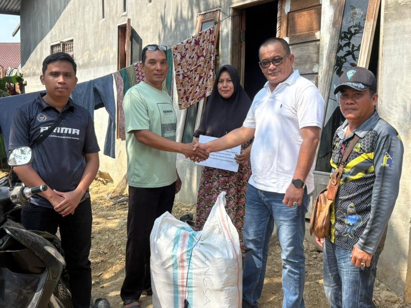 Lapas Langsa Salurkan Bantuan Jilbab bagi Korban Banjir