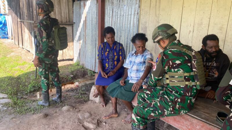 TNI dan Puskesmas Jemput Bola, Layanan Kesehatan Keliling Jangkau Warga Apalapsili