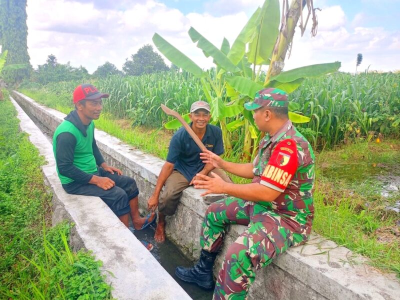 Sapaan Sehari-hari Babinsa yang Menjadi Jembatan Solusi bagi Warga Desa