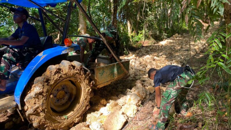 Bakti TNI Buka Akses Jalan Hilihambawa, Progres Capai 85%
