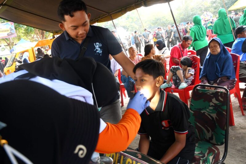 HUT ke-81 TNI, Warga Antusias Manfaatkan Pengobatan Gratis di Madiun