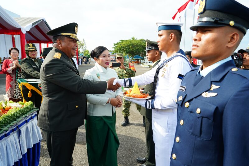 Brigjen TNI Deki Santoso Pattinaya Hadiri Upacara HUT ke-81 TNI di Belawan